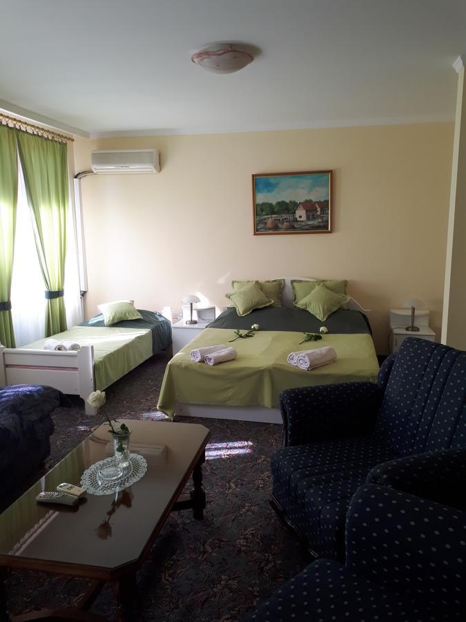 Bed and Breakfast Business Club Selenca Bac Exteriér fotografie