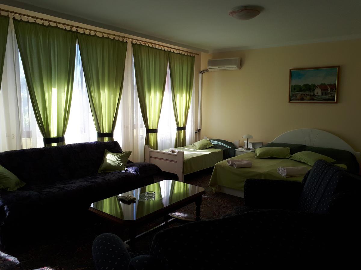Bed and Breakfast Business Club Selenca Bac Exteriér fotografie